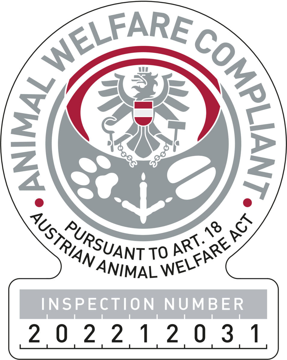 Tierwohl-Zertifikat mit österreichischem Adler, Zahlenreihe 202212031, graue und rote Farbtöne.