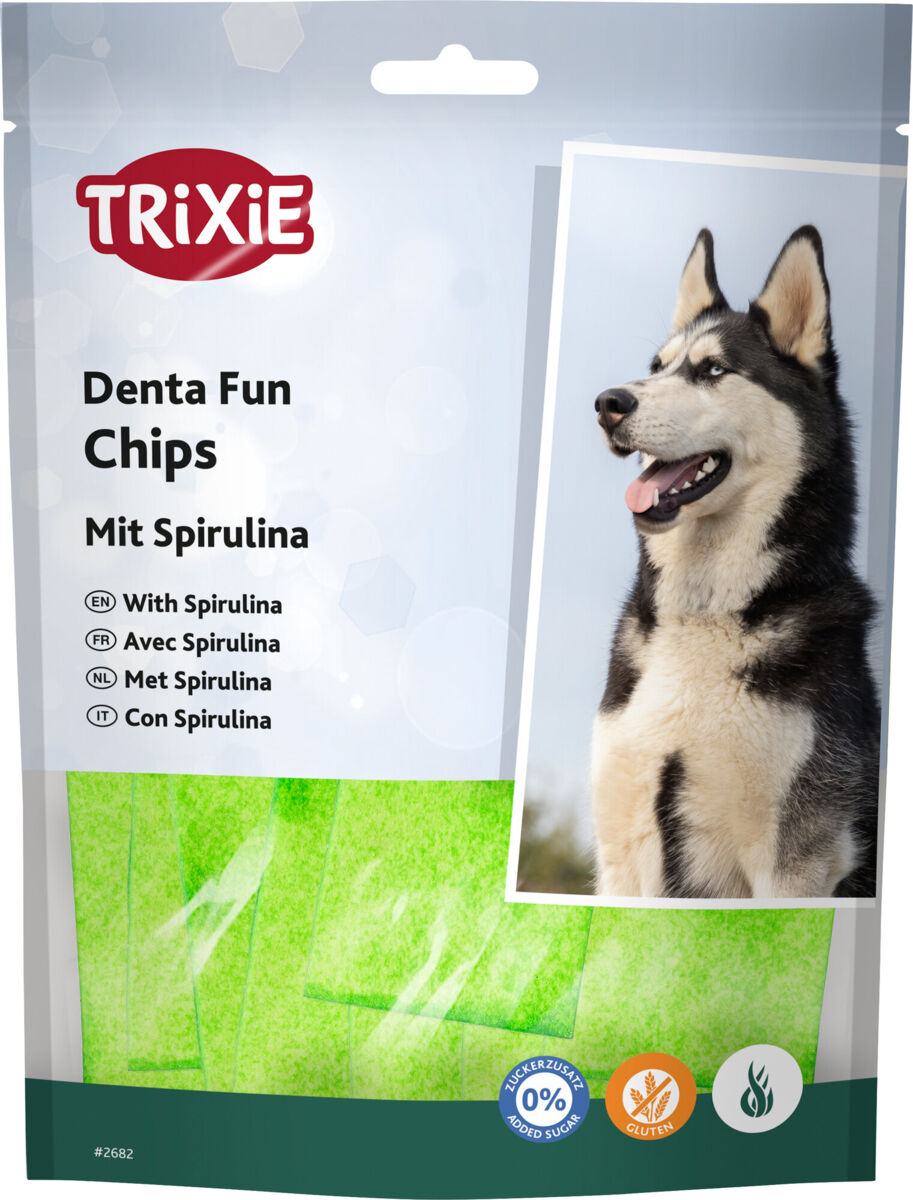 Verpackung von Trixie Denta Fun Chips mit Spirulina für Hunde, zeigt einen Hund und diverse Kennzeichnungen.