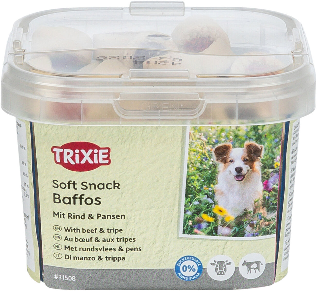 Transparente Plastikdose mit Trixie-Label, enthält Hundesnacks "Soft Snack Baffos" aus Rind und Pansen.