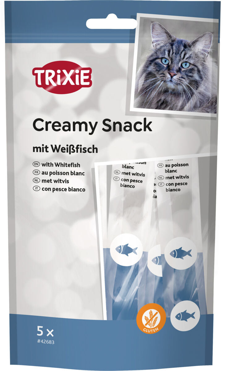 Verpackung von Trixie Creamy Snack mit Weißfisch, Bild einer Katze, blaue und weiße Gestaltung, glutenfrei.