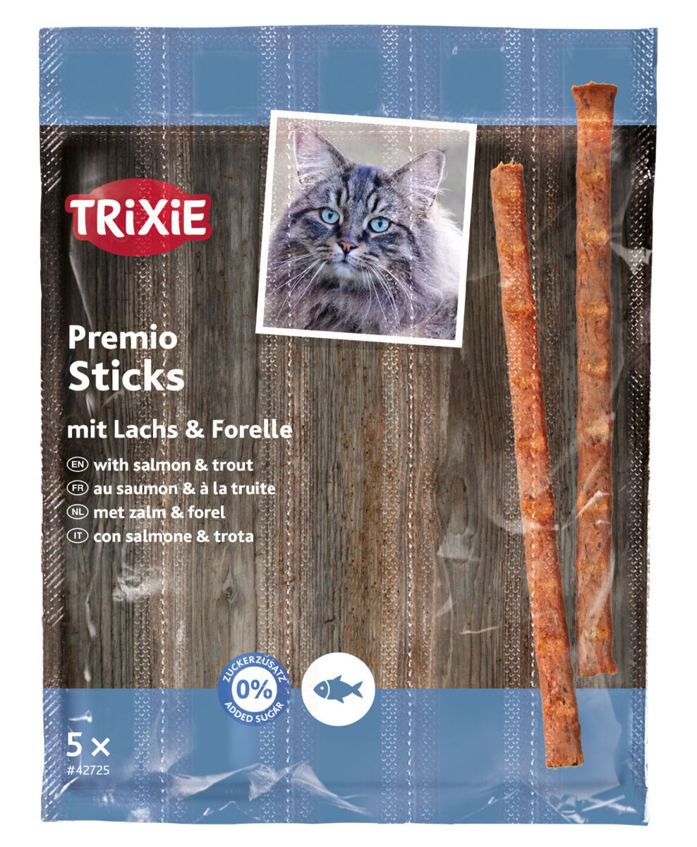 Verpackung von Katzensnacks mit Lachs und Forelle, blauer Bereich unten zeigt 0% Zuckerzusatz, Foto einer Katze.