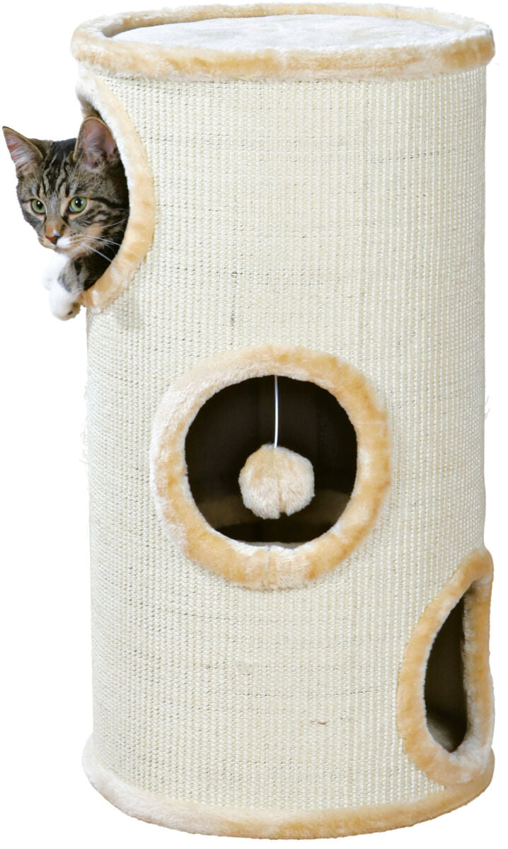 Hoher, zylindrischer Kratzbaum in Beige mit mehreren Öffnungen, eine Katze schaut aus der oberen Öffnung.