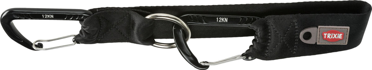 Schwarzer Gurt mit zwei Karabinern, einer Metallöse und einem "Trixie" Logo, mit 12KN Markierung auf den Karabinern.