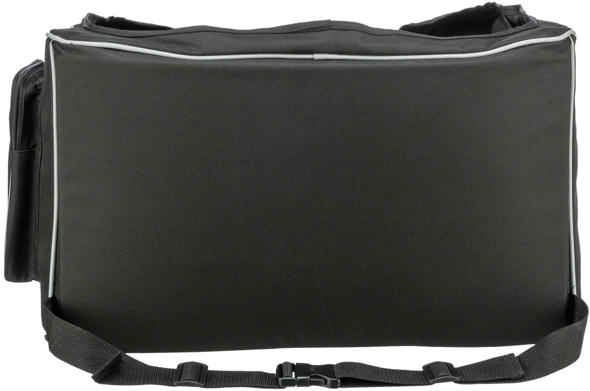 Schwarze, rechteckige Tasche mit Schultergurt und seitlicher Tasche, weiße Linien entlang der Kanten.