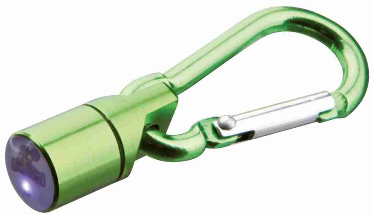 Grüner Karabinerhaken mit integriertem, leuchtendem LED-Licht an der Spitze, metallisch glänzend.