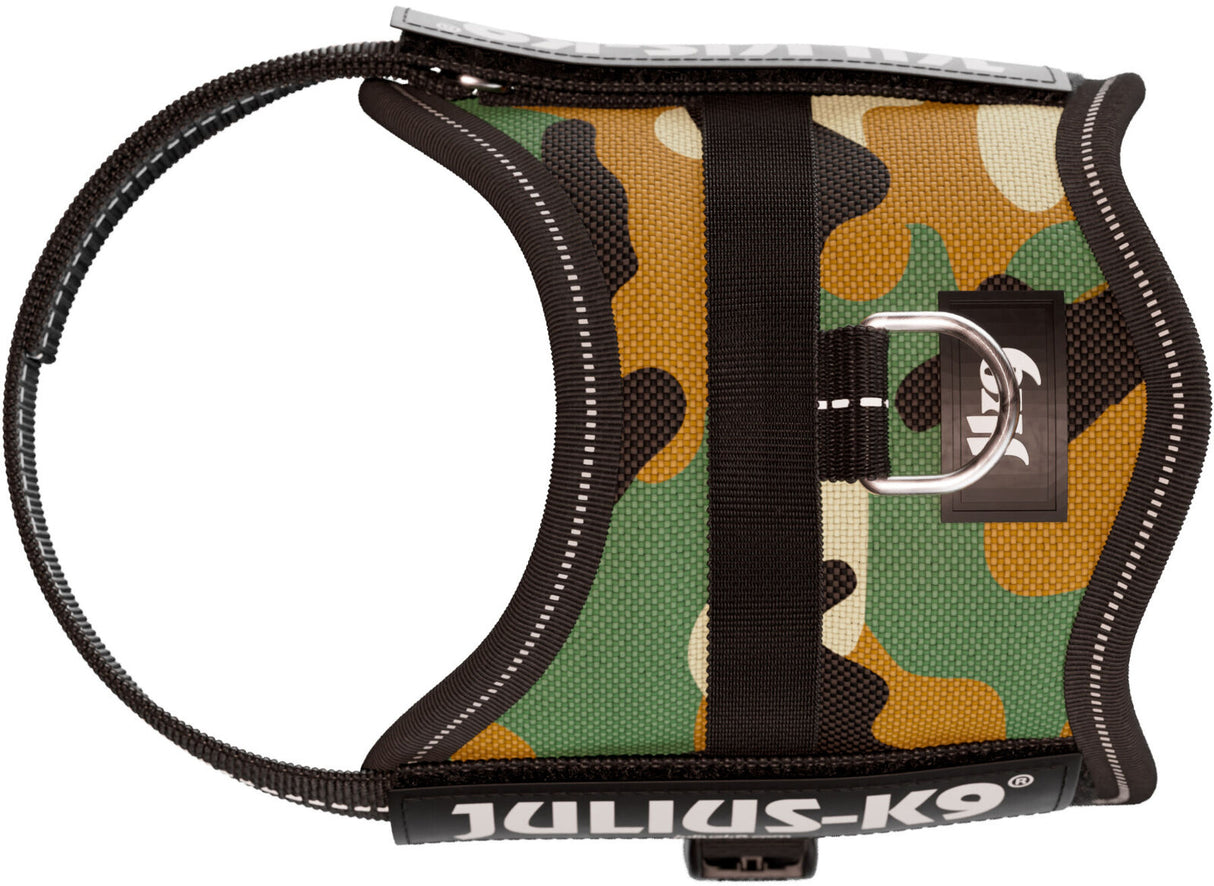 Hundegeschirr mit Camouflage-Muster in Grün, Braun und Schwarz, D-Ring und Julius-K9-Logo.