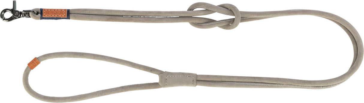 Graue Hundeleine mit Schlaufe und Karabinerhaken, Lederdetail mit Aufschrift "BE NORDIC".