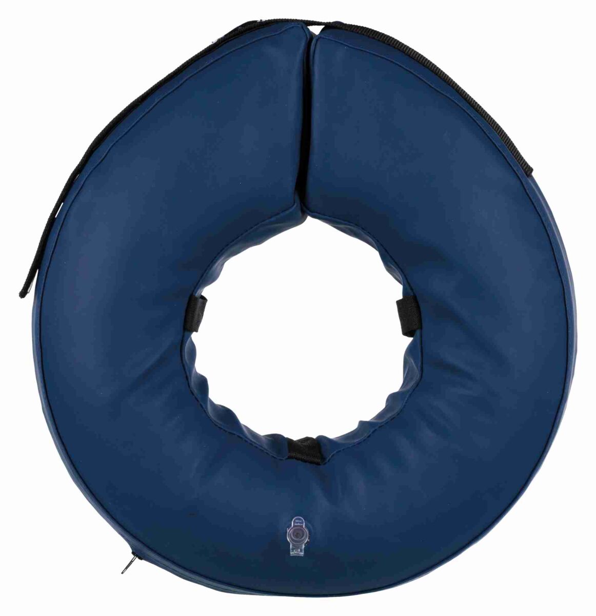 Aufblasbarer, blauer Ring mit schwarzem Rand, Kreisform, Oberfläche glatt, kleine schwarze Lasche erkennbar.