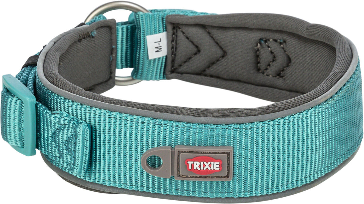 Türkisfarbenes Hundehalsband mit grauen Nähten und einer Schnalle, Größe M-L, Marke "Trixie", Etikett sichtbar.