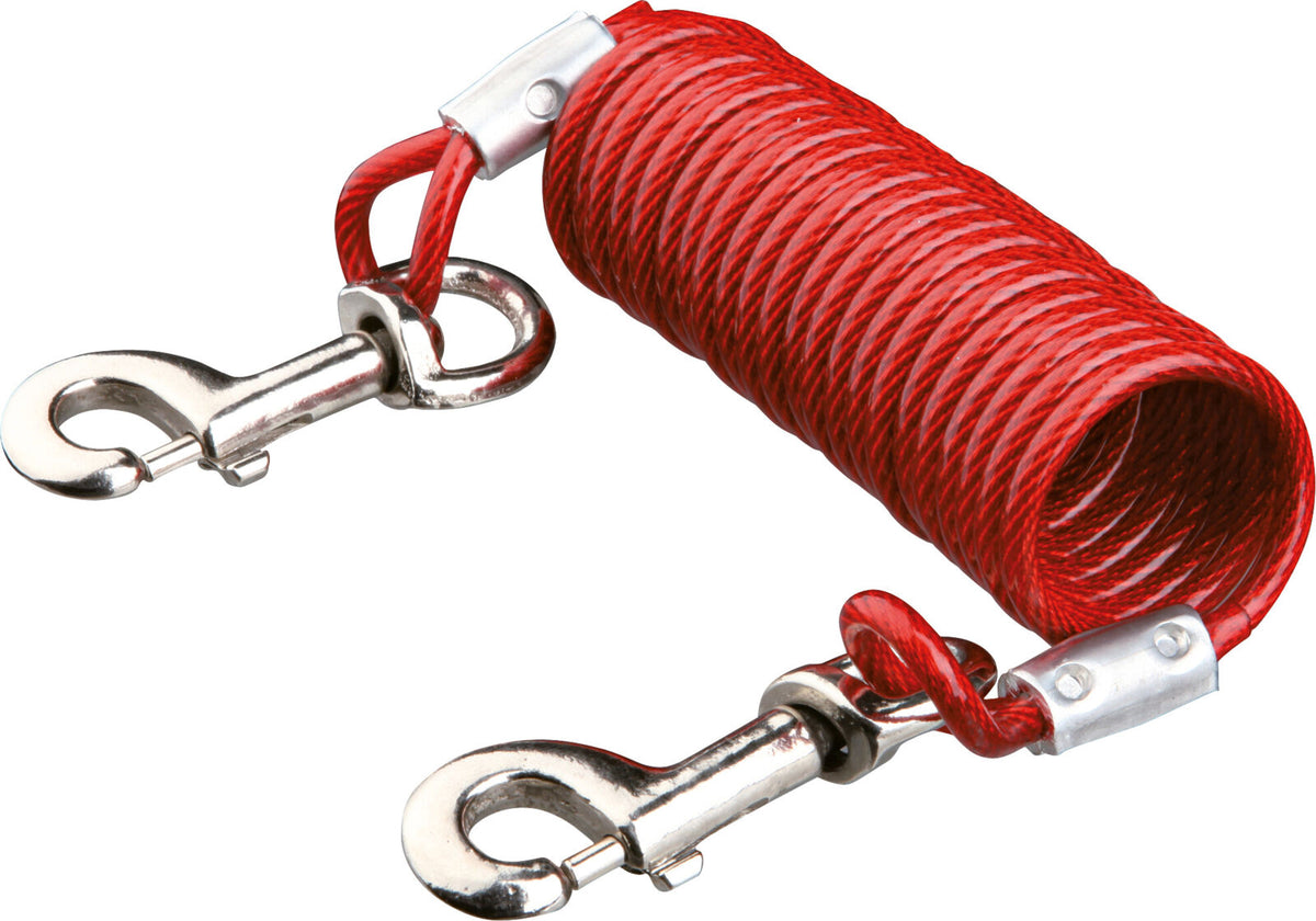 Rotes Spiralkabel mit zwei silbernen Karabinerhaken an den Enden.