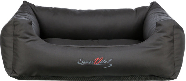 Schwarzes rechteckiges Kissen mit erhöhten Seiten und "Samoa Vital" Logo auf der Vorderseite.