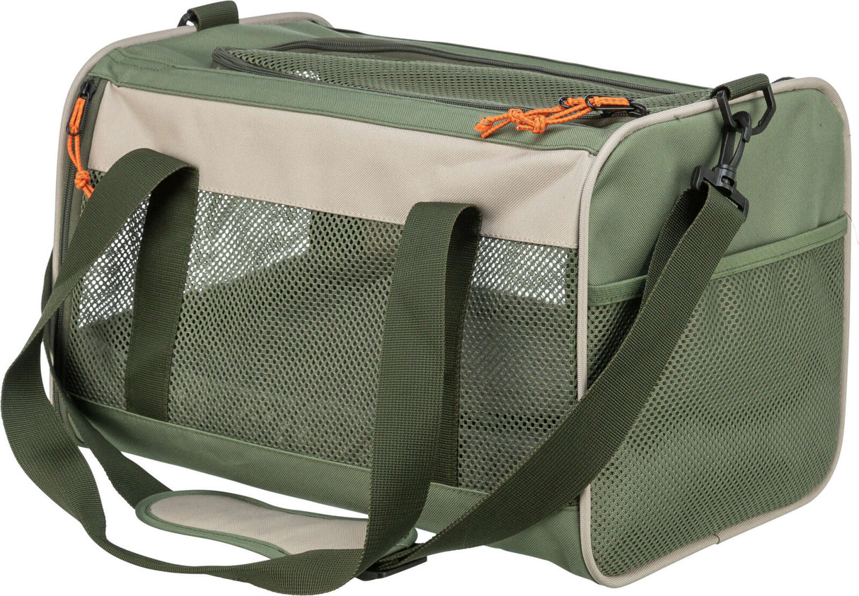 Grün-beige Tragetasche mit Netzseiten und schwarzen Haken, orange Details an den Reißverschlüssen, zwei Tragegurten.