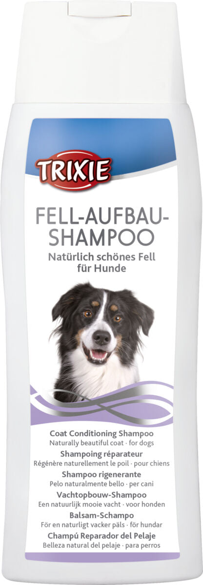 Flasche mit "Trixie Fell-Aufbau-Shampoo" für Hunde, Etikett mit lächelndem Hund und mehrsprachiger Beschreibung.