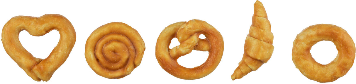 Fünf goldbraune Gebäckstücke in verschiedenen Formen: Herz, Spirale, Brezel, Hörnchen, Ring.