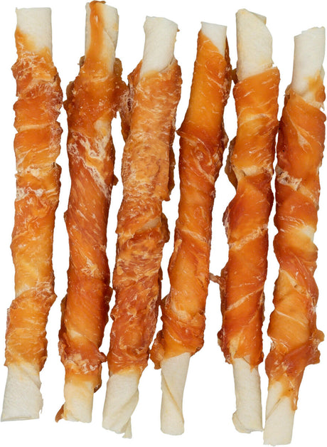 Sechs gedrehte Snacks mit brauner Umwicklung und weißem Inneren, gleichmäßig angeordnet vor weißem Hintergrund.