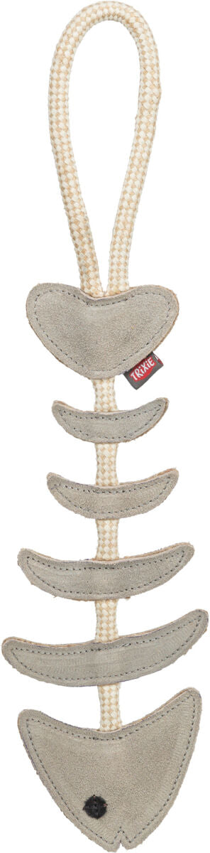 Spielzeug in Form eines grauen Fischgräten-Skeletts aus Stoff mit geflochtenem Seil und sichtbarem Etikett.