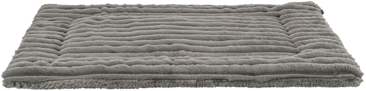 Graue, rechteckige, gestreifte Plüschmatte mit gleichmäßiger Struktur und flauschiger Oberfläche.
