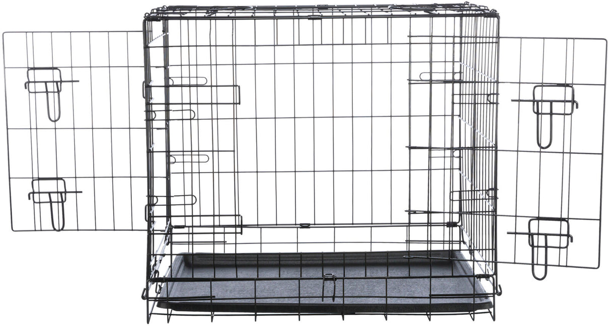Metallkäfig mit zwei offenen Türen und einer herausnehmbaren Bodenwanne auf weißem Hintergrund.