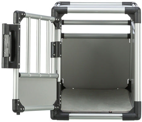 Stabiler Metallkäfig mit Tür und grauem Boden im Inneren, schwarzer Rahmen und silberne Gitterstäbe.