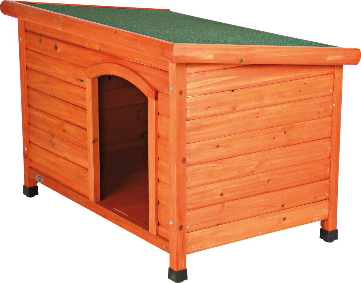 Holzhütte mit schrägem, grünem Dach und offener Eingangstür, aus orangenem Naturholz mit schwarzen Füßen.