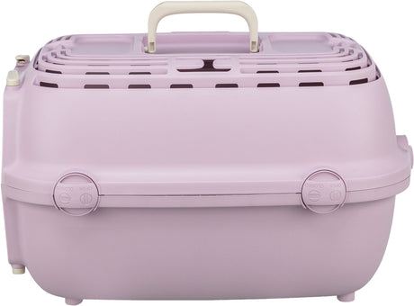 Lila Transportbox mit Griffen und Belüftungsschlitzen, runde Verschlüsse an den Seiten.