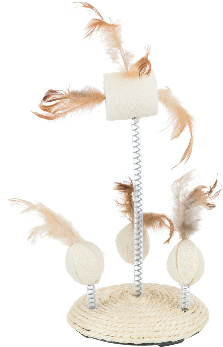 Spielzeug mit beiger, runder Basis aus Seil und vertikalen Spiralfedern, die beige Stoffstücke mit braunen Federn halten.