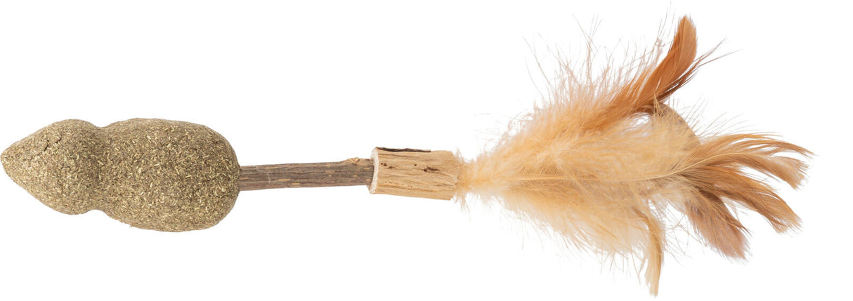 Spielzeug mit braunem Textilknauf, Holzstab und beigen Federn, horizontal ausgerichtet.