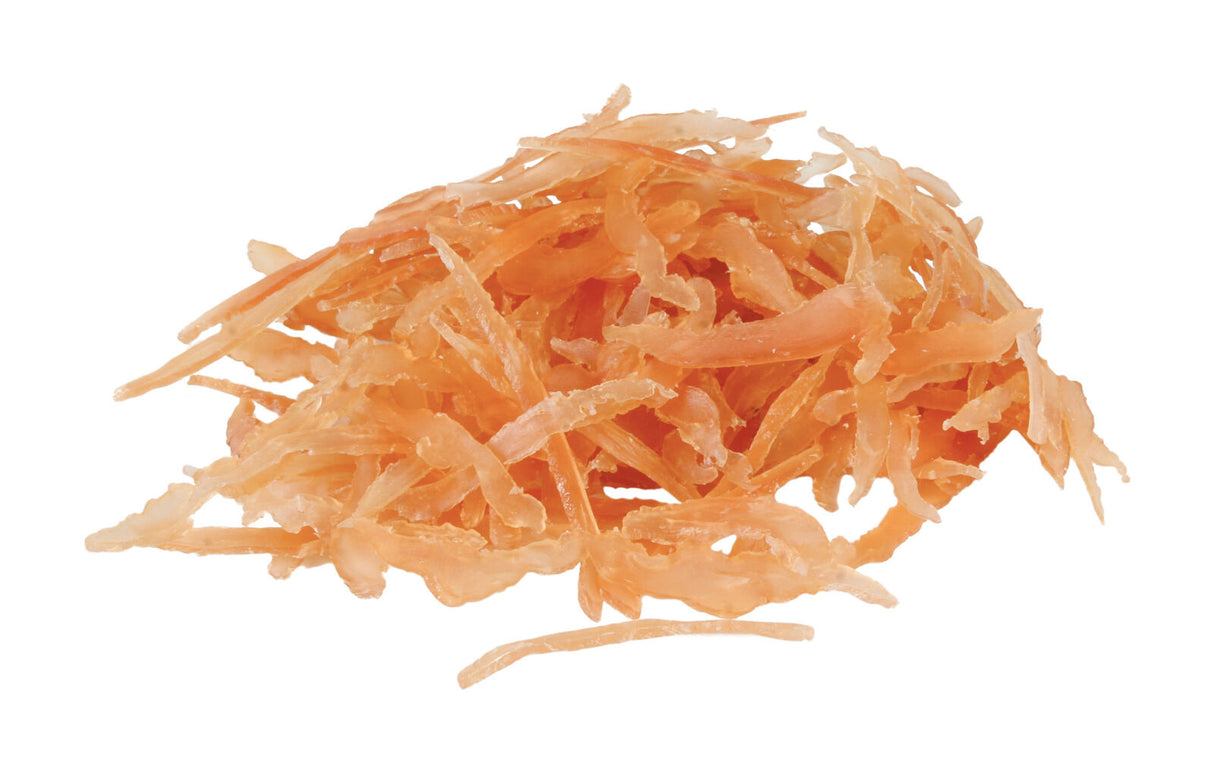 Ein Haufen getrockneter, orangefarbener Streifen auf weißem Hintergrund, mit durchscheinender, unregelmäßiger Form.