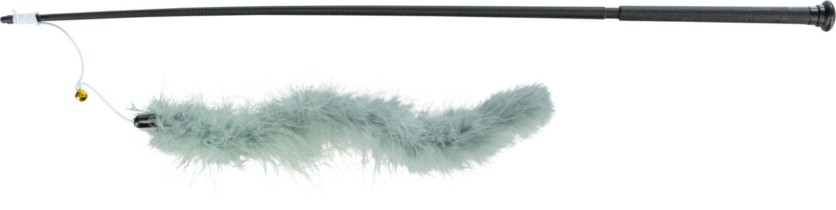 Spielzeugangel mit langem Stab und grauem, flauschigem Federschwanz, daran befestigt ein kleiner goldener Glöckchenanhänger.