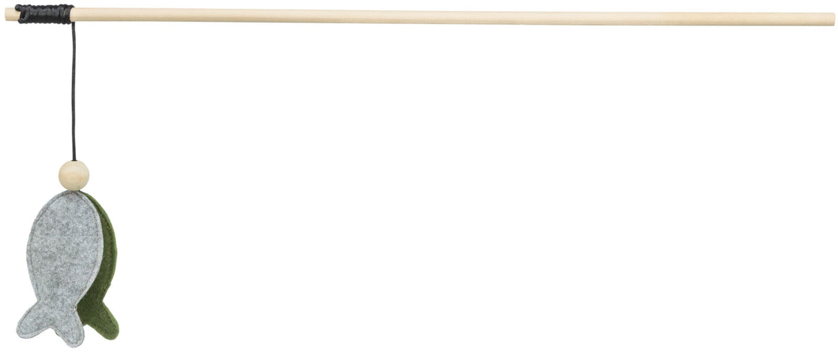 Holzstab mit Schnur und zwei Filzfischen in Grau und Grün als Spielzeug.