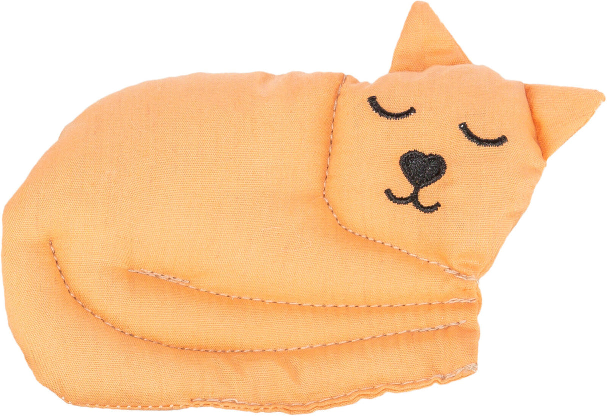Orangefarbene Stofffigur in Form einer schlafenden Katze mit gesticktem Gesichtsausdruck und Ohren.