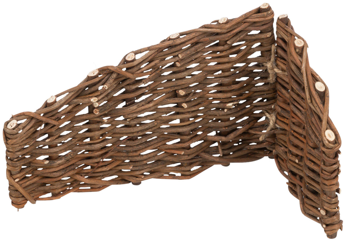 Braunes, geflochtenes Holzstruktur-Objekt mit unregelmäßigem, welligem Muster und sichtbaren Knotenpunkten.
