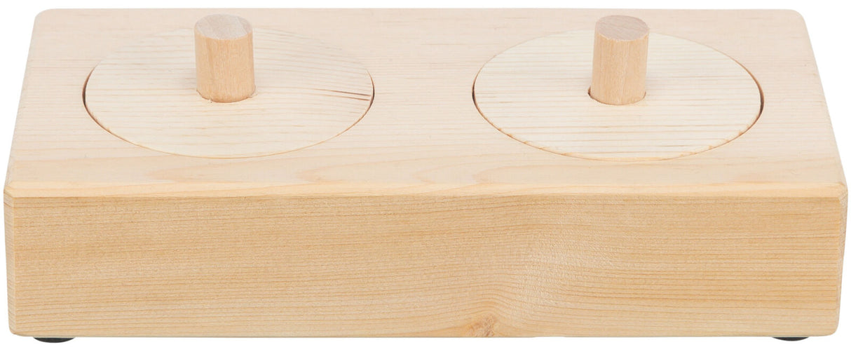 Holzspielzeug mit zwei runden Steckscheiben auf einem rechteckigen Block in natürlicher Holzfarbe.