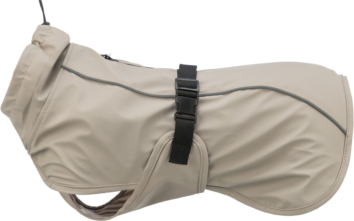 Beiger Hundemantel mit schwarzen Riemen und Schnallen, glatt und wasserdicht wirkend.