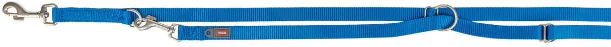 Blaues verstellbares Band mit Metallschnallen und Haken, Label "TRIXIE" sichtbar auf dem Band.