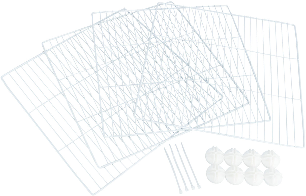 Mehrere weiße Gitterstrukturen und Zubehörteile, darunter Kabelbinder und runde Verbindungsstücke auf weißem Hintergrund.