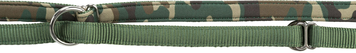 Grünes Hundehalsband mit Tarnmuster und Metallringen aus dicht gewebtem Material.
