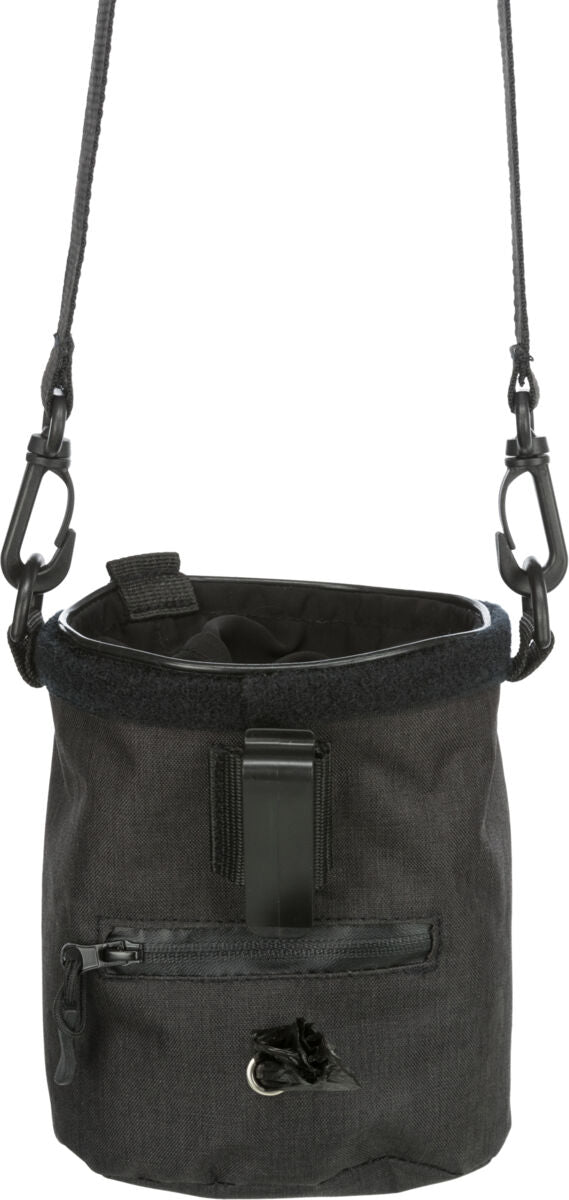 Schwarze Tasche mit Reißverschluss und Schulterriemen, Haken und Spenderöffnung an der Vorderseite.