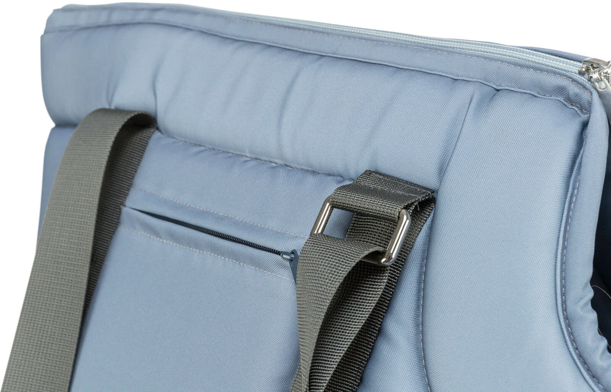 Graue Tragetasche mit Reißverschluss und gepolstertem Riemen aus robustem Material, Detailansicht.