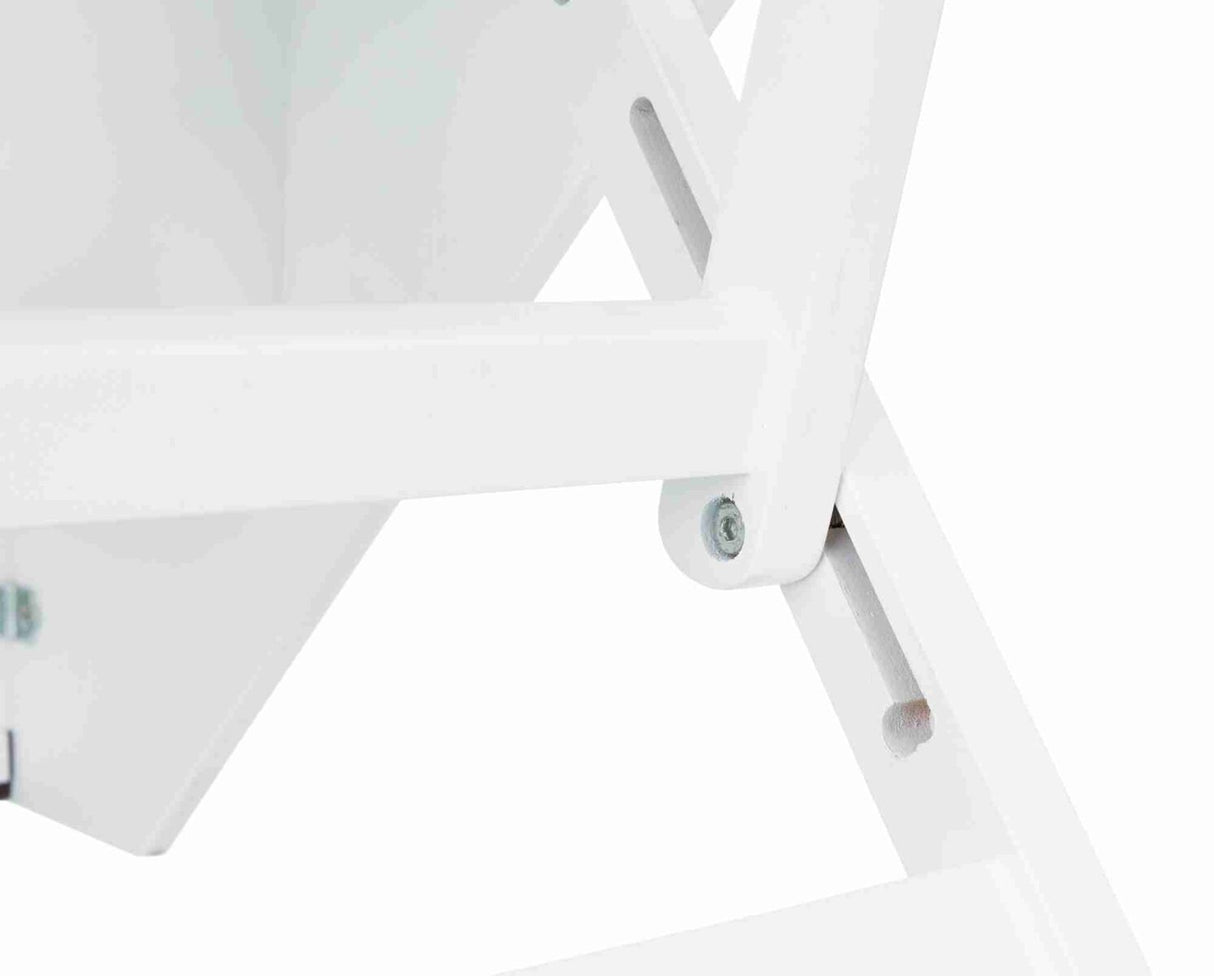 Detailaufnahme eines weißen, verstärkten Stuhlgestells mit sichtbarer Schraube und Metallverbindung.