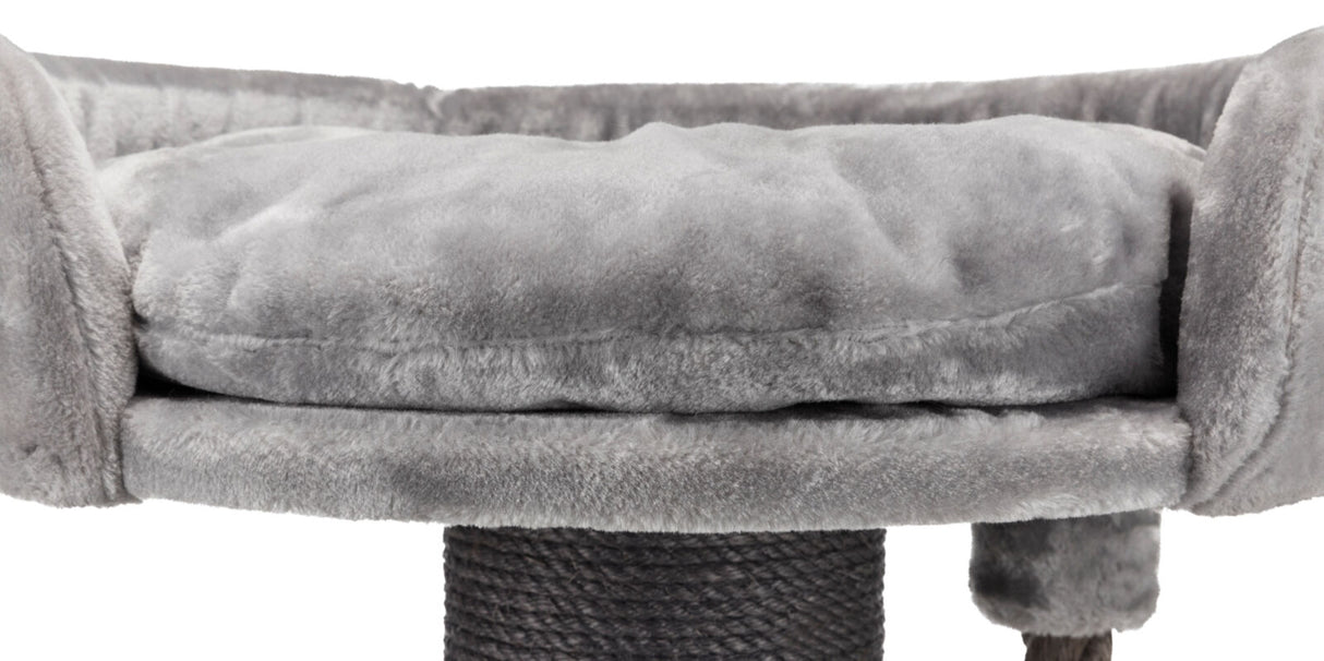 Graues, flauschiges Katzenbett mit erhöhter Kante, darauf liegend auf einem stabilen, dunklen Seilen gepolsterten Sockel.