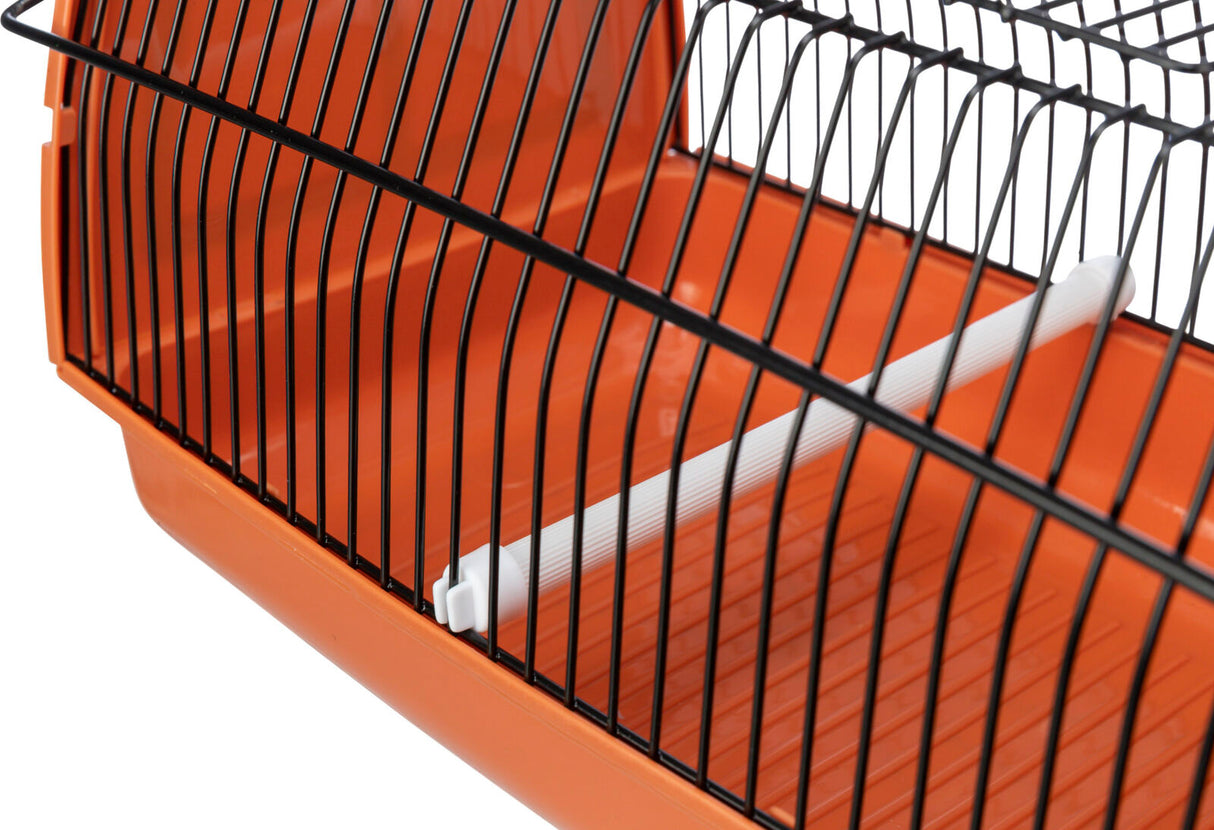 Orangefarbener Käfig mit schwarzen Gitterstäben und weißem Kunststoffstab innen.