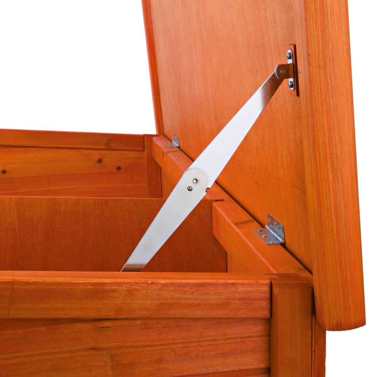 Geöffnete orangefarbene Holzkiste mit Metallstütze zum Halten des Deckels in geöffneter Position.