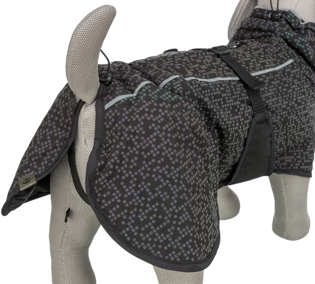 Hundemantel mit reflektierendem geometrischem Muster in dunklen Farbtönen auf einem Hundemodell.