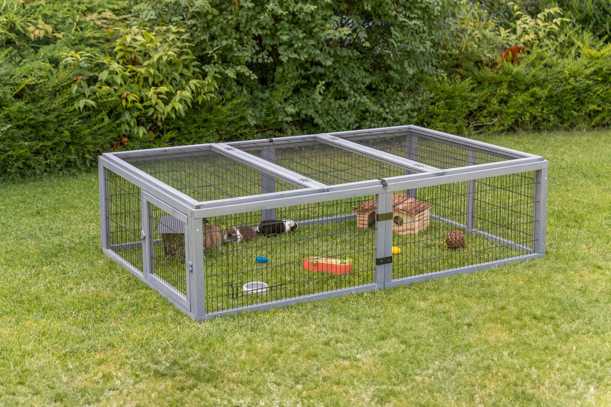 Freilaufgehege mit Abdeckung