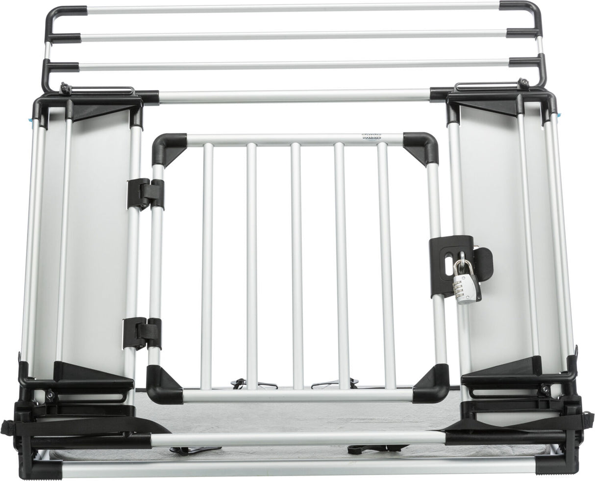 Metallisches Gitterelement mit mehreren Stangen, schwarzem Kunststoff an den Ecken und einem Kombinationsschloss an der Vorderseite.