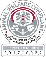 Siegel mit Adler, Text "Animal Welfare Compliant" und "Austrian Animal Welfare Act", Inspektionsnummer 201710037.