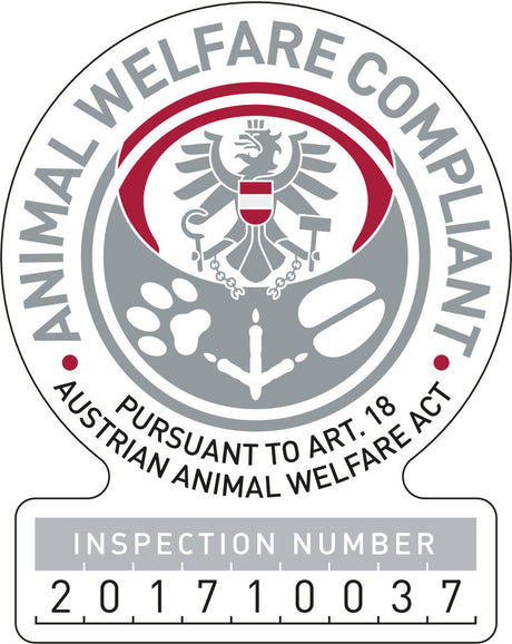 Siegel mit Adler, Text "Animal Welfare Compliant" und "Austrian Animal Welfare Act", Inspektionsnummer 201710037.