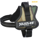 Hundegeschirr mit Camouflage-Muster und schwarzem Riemen, Markenlogo "JULIUS-K9" sichtbar auf der Vorderseite.