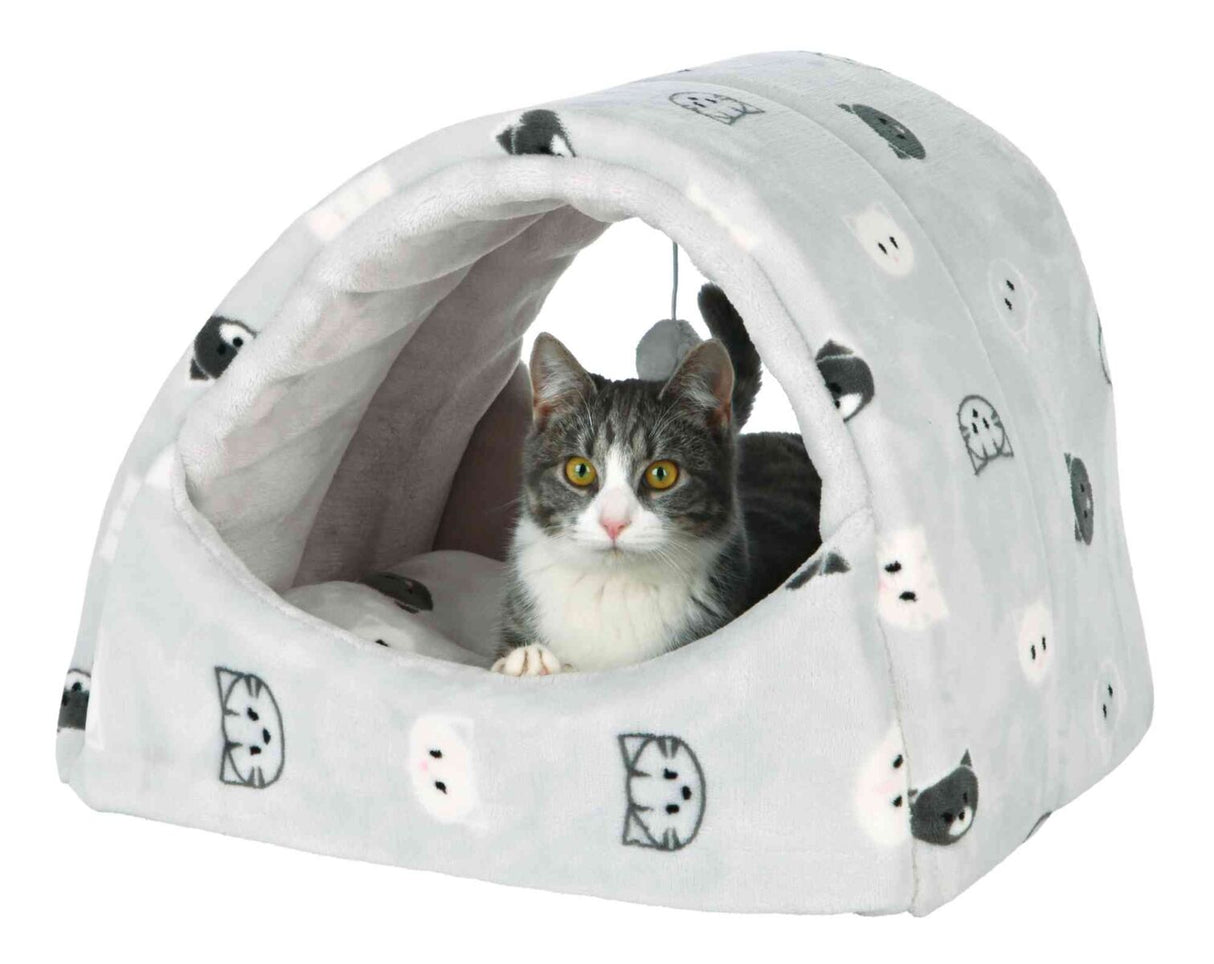Graue Katzenhöhle mit schwarzem und weißem Muster, darin sitzt eine grau-weiße Katze, die nach vorne blickt.